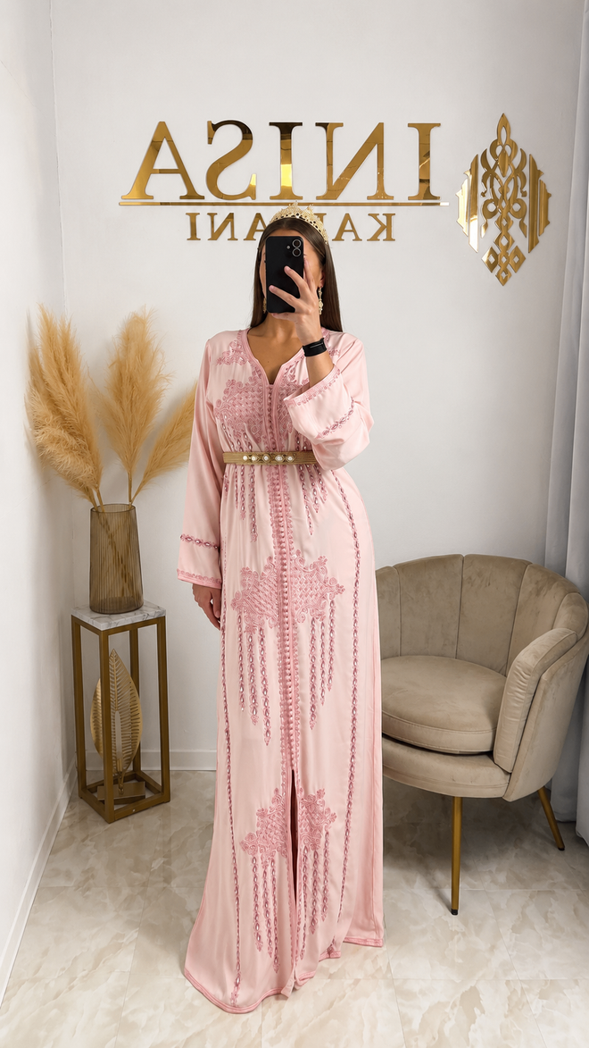 Kaftan Rosé Ton-in-Ton Stickerei – Seitenansicht