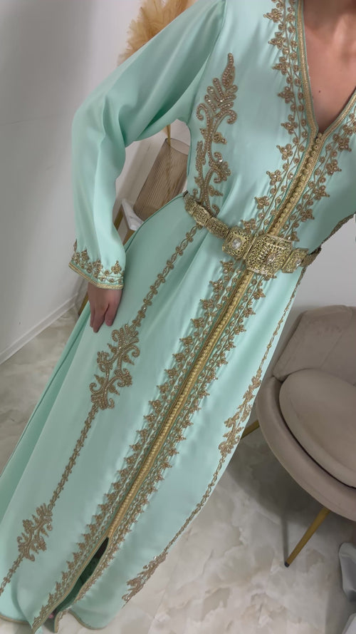 Mintgrüner Kaftan